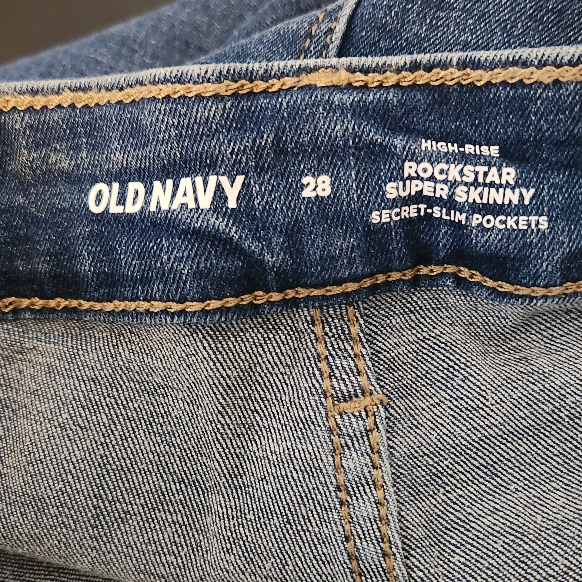 Old Navy Skinny Distressed Jeans NWOT Size 28 Old Navy Distressed Denim - Image 6