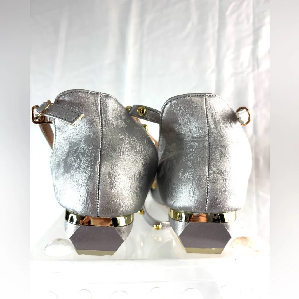 Beautiful 10 Silver Engraved Gold Studded Strap Clear Heel Event Shoes NWOT - Image 8