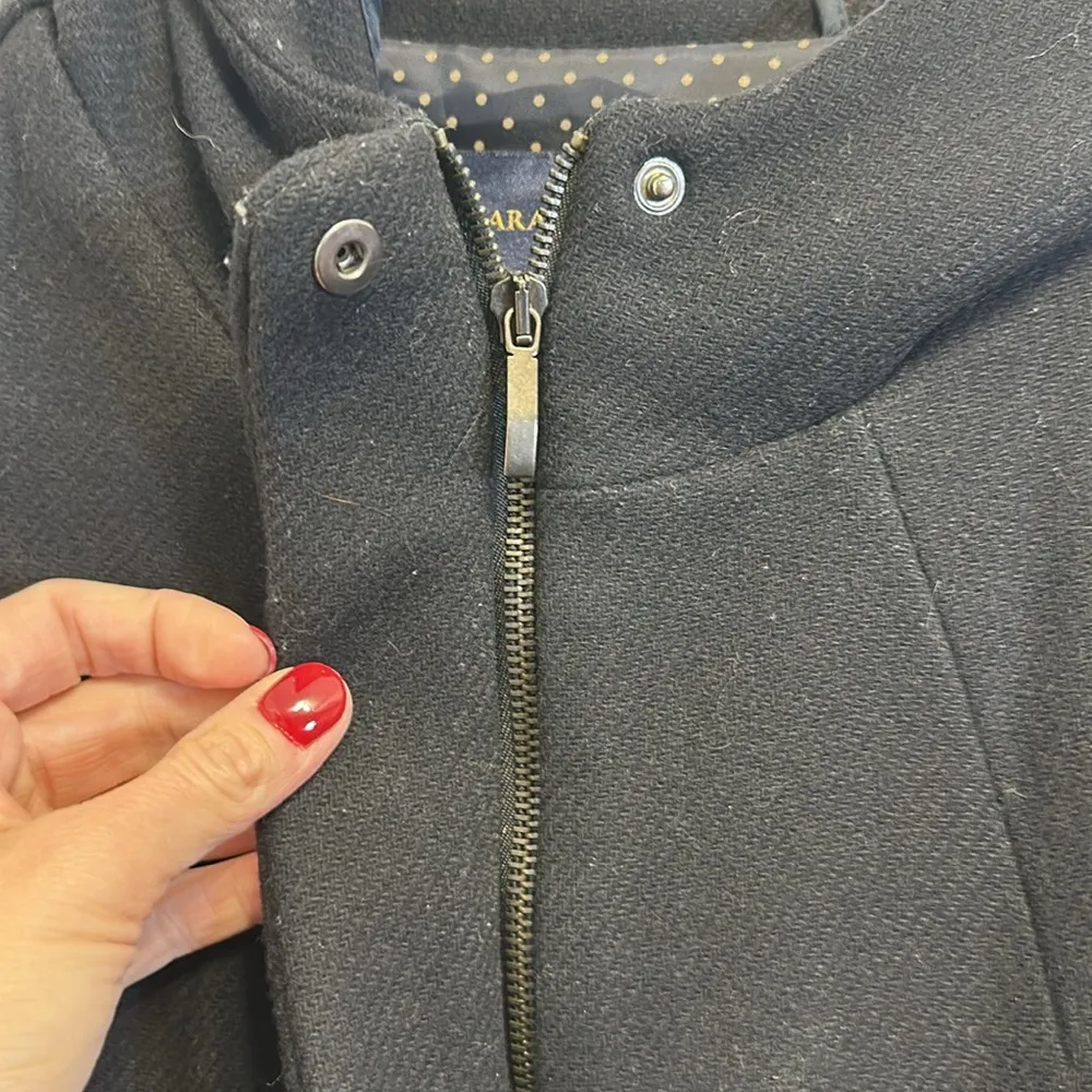 Zara Basic size medium zip up coat w‎ hood 75%wool - Image 2