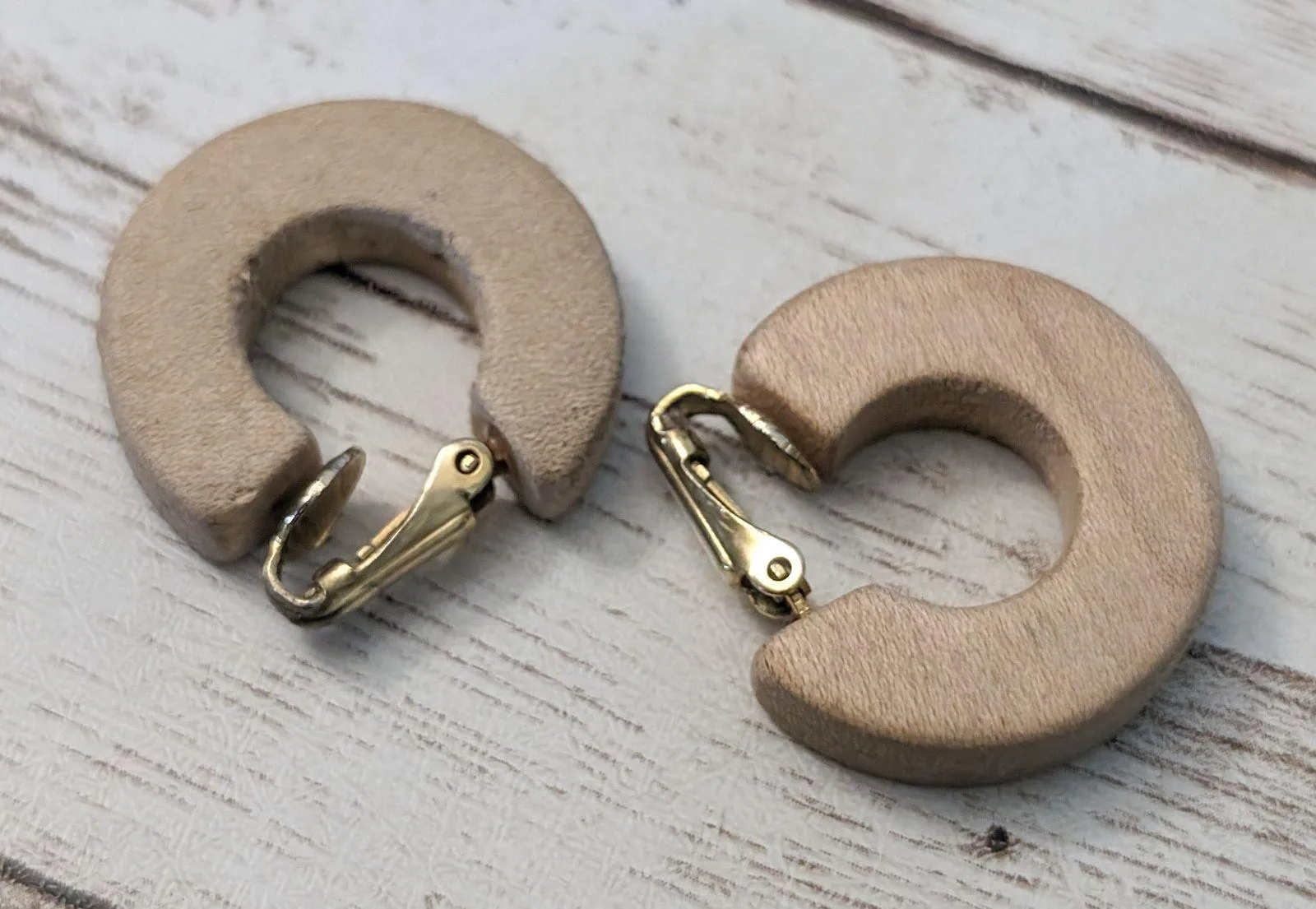 Vintage Clip On Earrings - Image 3