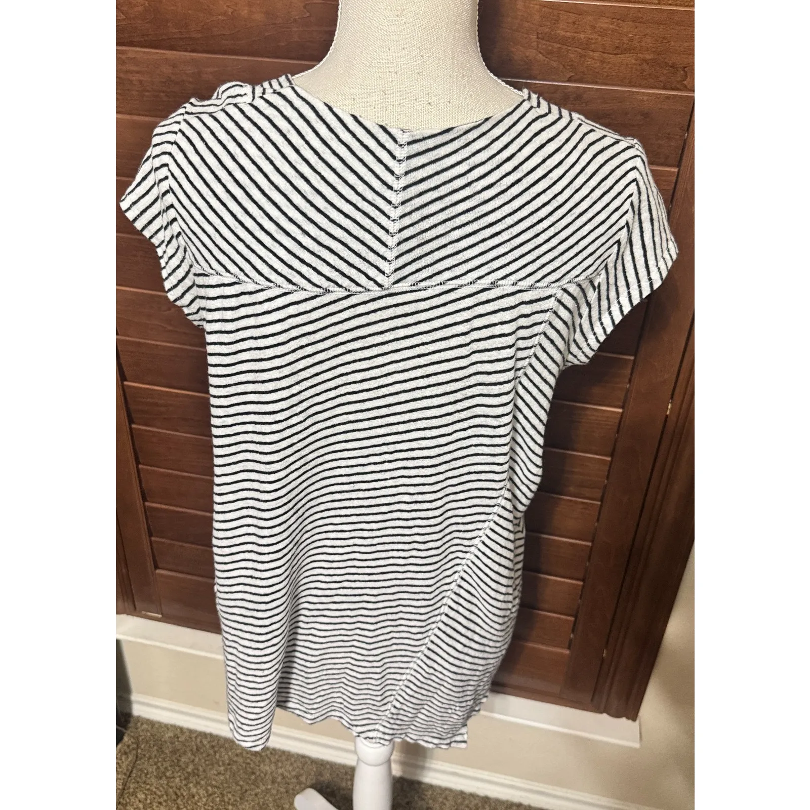 Postmark Anthropologie Linen blend black white striped top knit shirt sz M Size M - Image 3