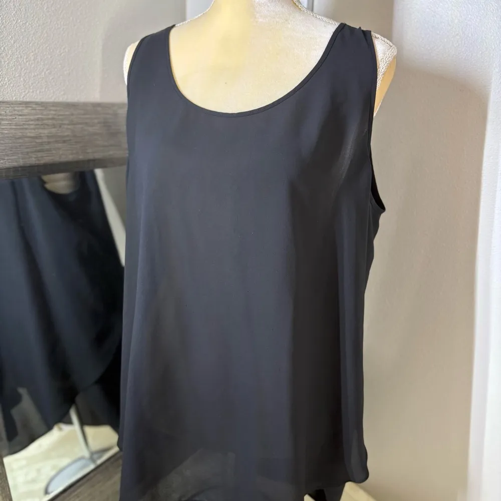 Banana Republic Black Relaxed Tank Top with sheet detailing and layered in back - Image 15