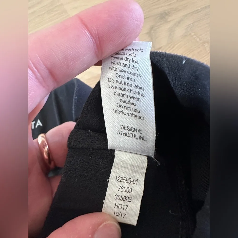 Athleta jogger sweatpants black size medium - Image 5