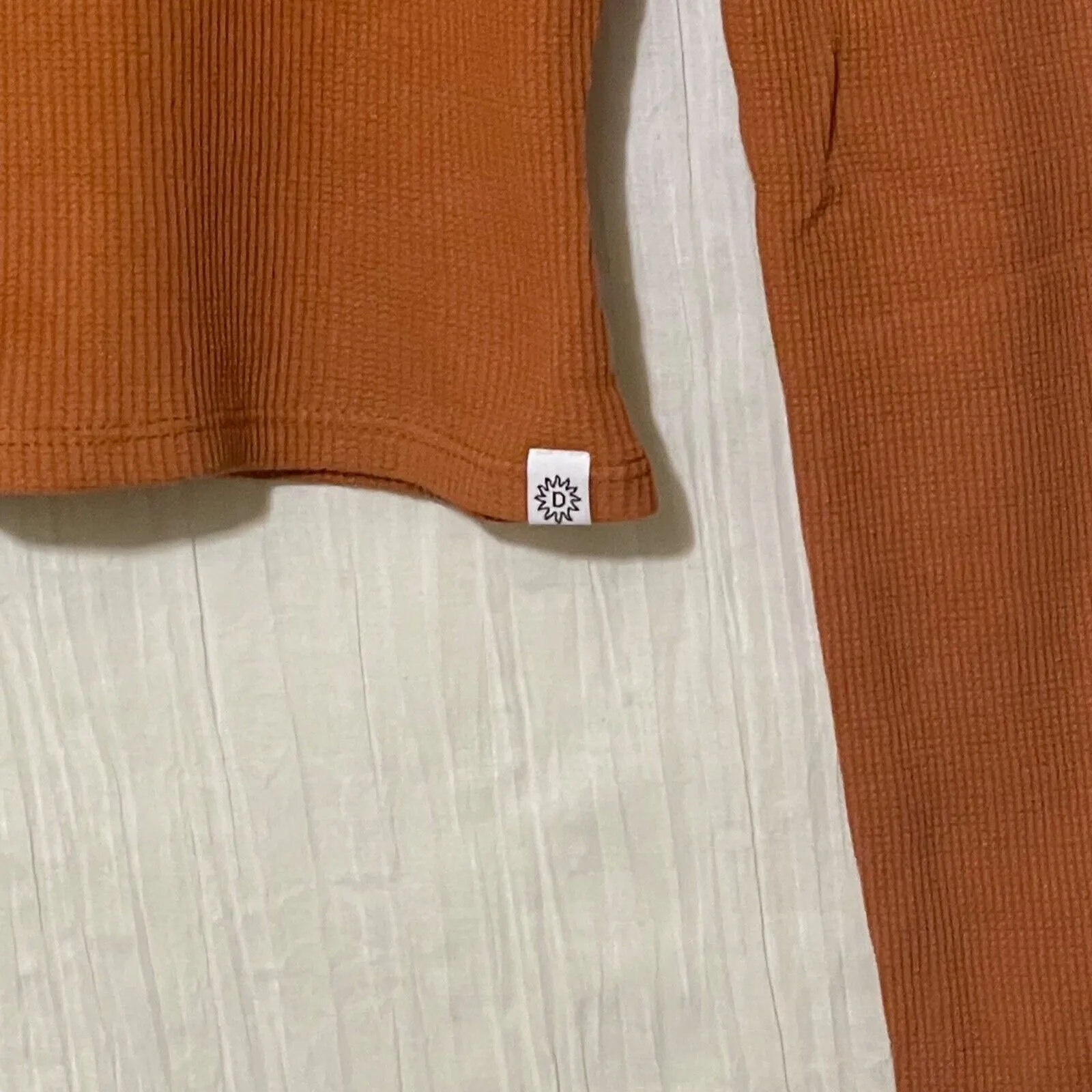 Daydreamer Thermal Crop Long Sleeve Mock Neck Top Orange Womens Large NWT - Image 4