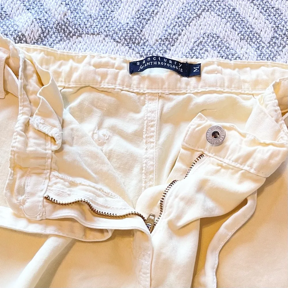 ANTHROPOLOGIE // SANCTUARY Mid Rise Light Butter Yellow Wide Leg Pants Medium - Image 7