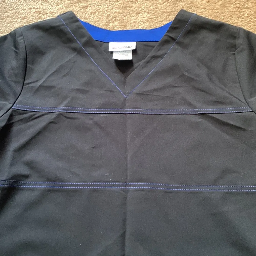 ⚡️ $5 FLASH SALE! ⚡️ Scrubstar Scrub Top - Image 4