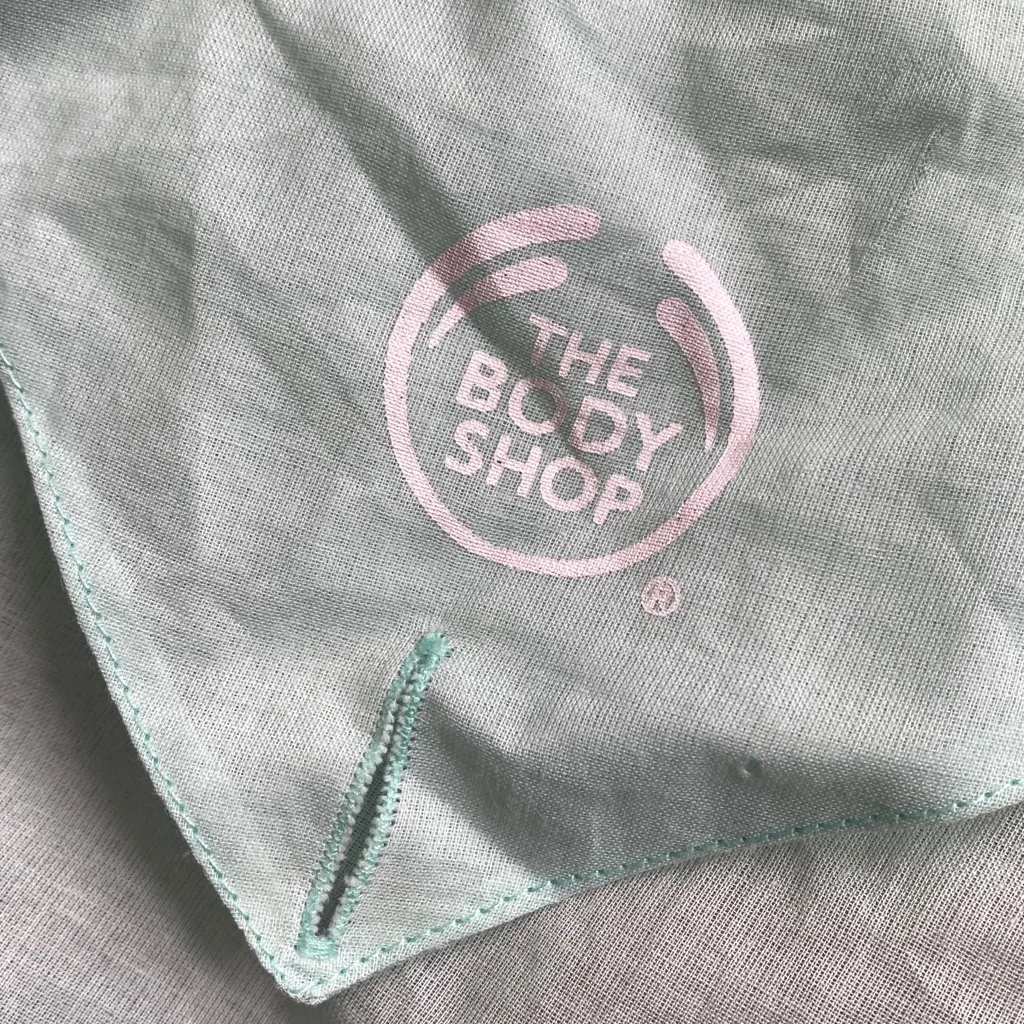 4/$20 41”x64” The Body Shop Sheer Sarong with Pouch Mint Green Size undefined - Image 2