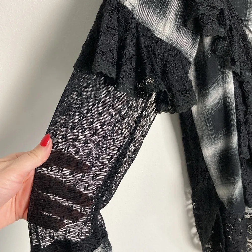 Divine Heritage Revolve Lace Button Front Plaid Shirt Gothcore Ruffles Medium Gray - Image 4