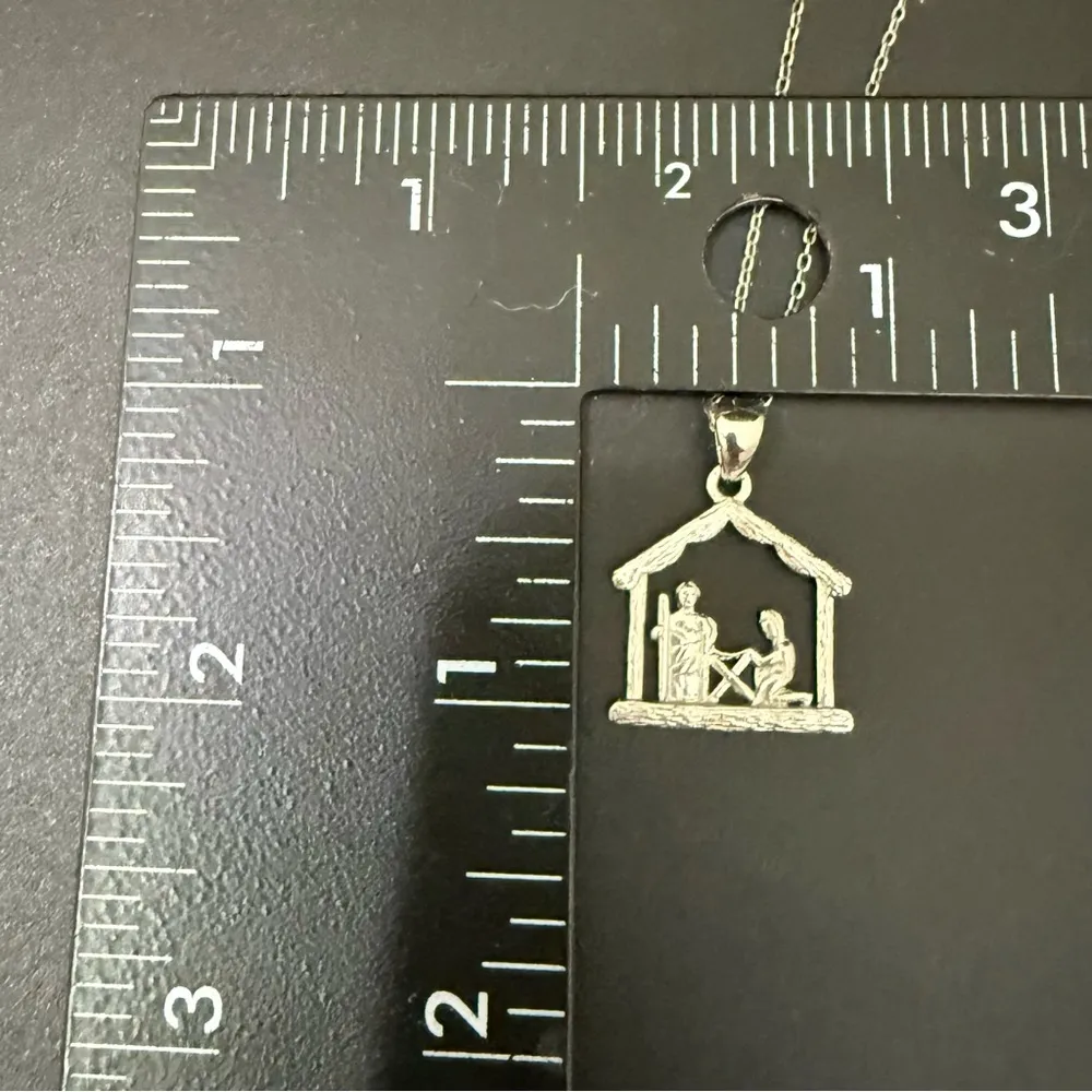 Vintage 925 Sterling Silver Nativity Scene Pendant 18” Necklace 3g. - Image 5