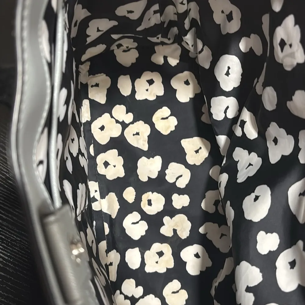 Marc Jacobs grey and white sidekick tote - Image 13