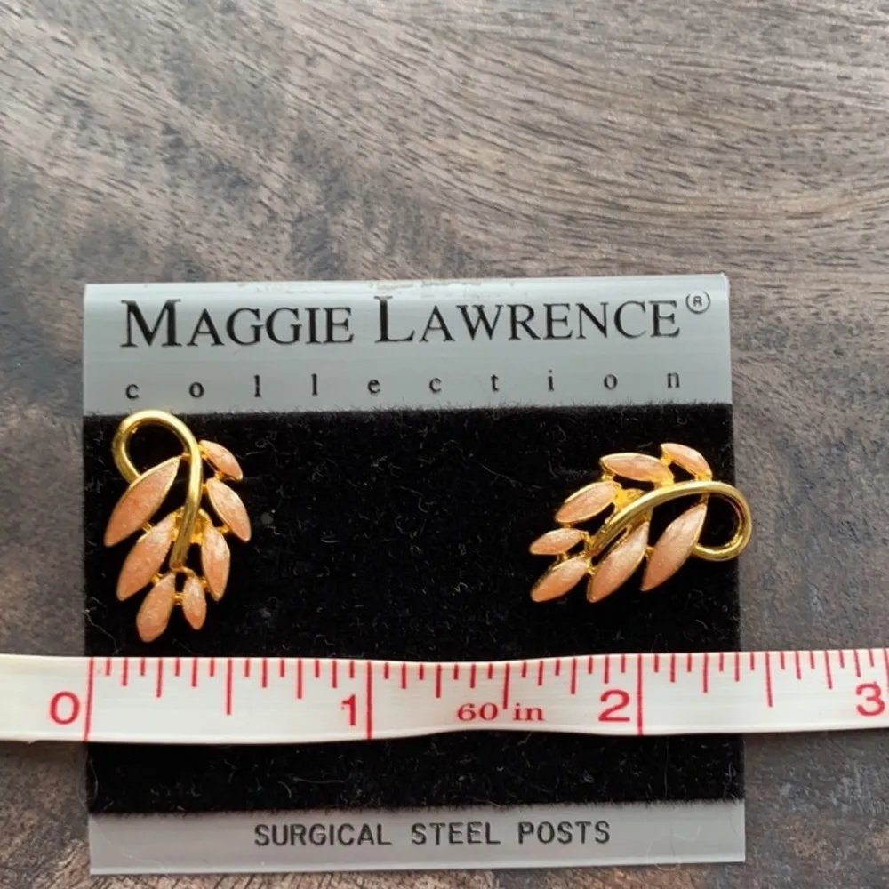 Vintage 80’s Maggie Lawrence Napier leaf pink & Gold tone Earrings new - Image 8