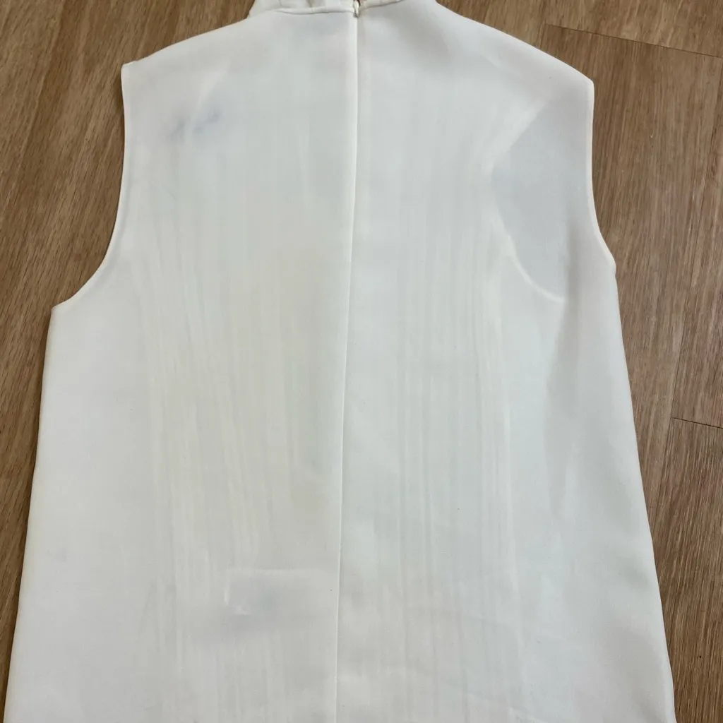 Vince White Sleeveless Pleated Blouse - Image 4