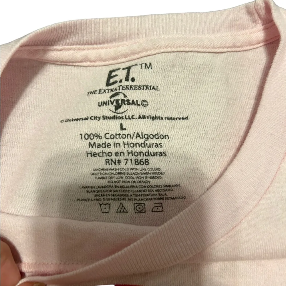 Universal Studios ET pink short sleeve shirt size large - Image 3