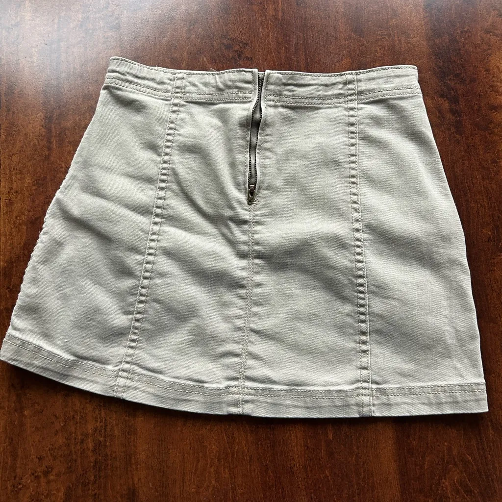 Aeropostale Khaki Trousers - Image 2