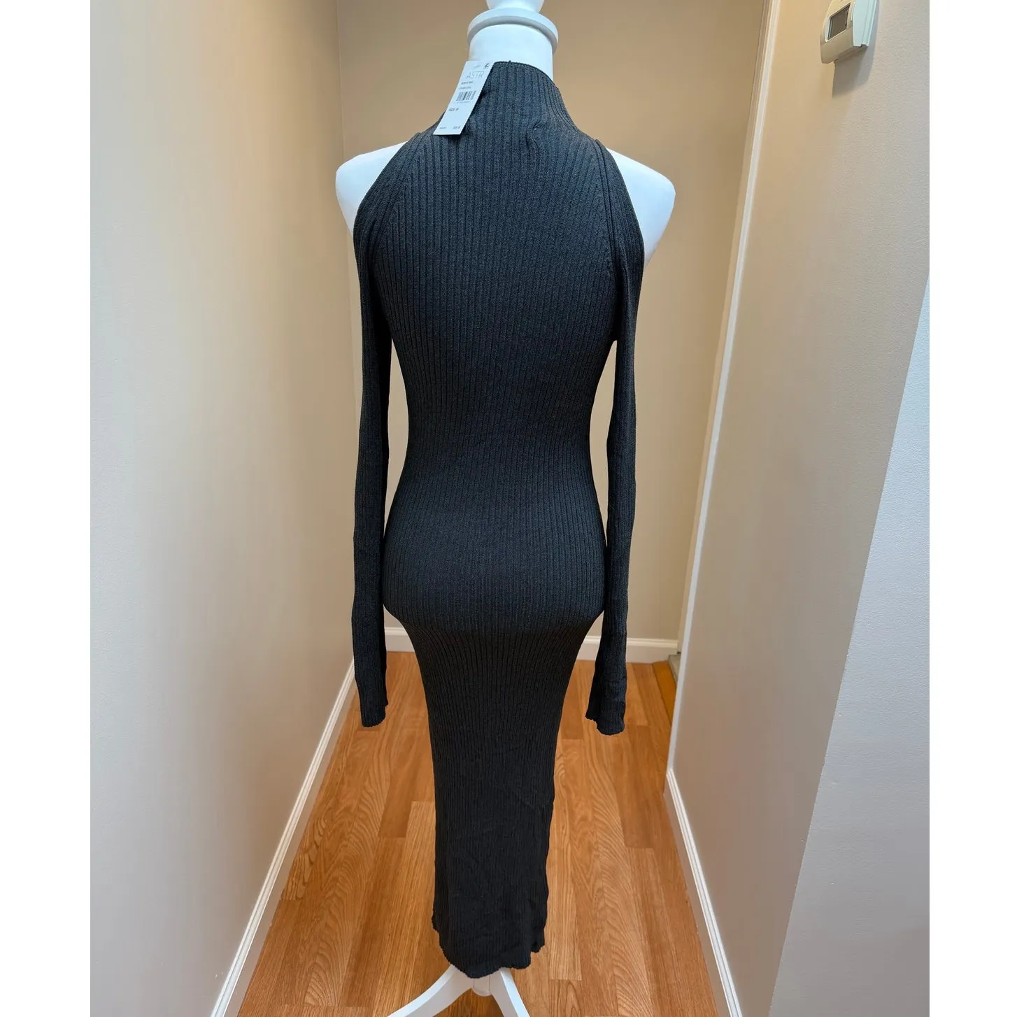 NEW ASTR Ribbed Midi Dress Womens Medium Charcoal Cold Shoulder Bodycon Stretch - Image 5