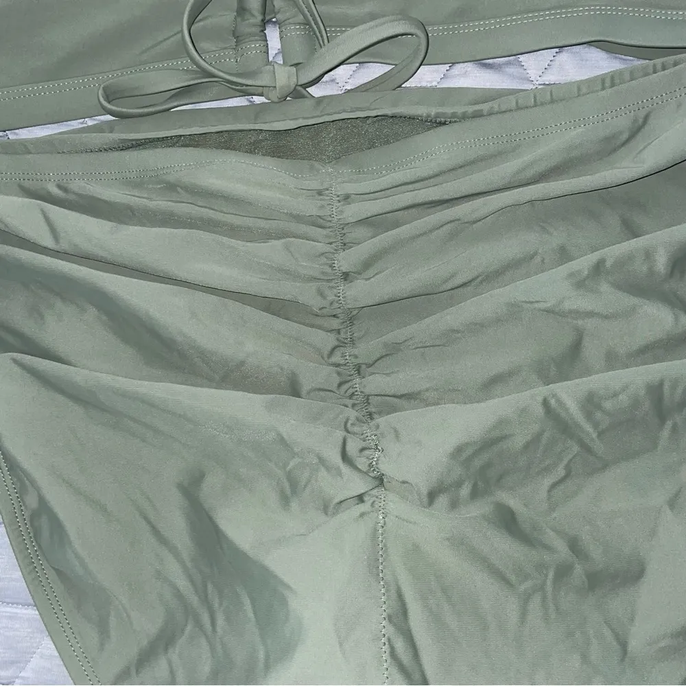 Nwt Swimsuit Top olive green size 3X 24W-26W Time and Tru bikini Top keyhole - Image 7