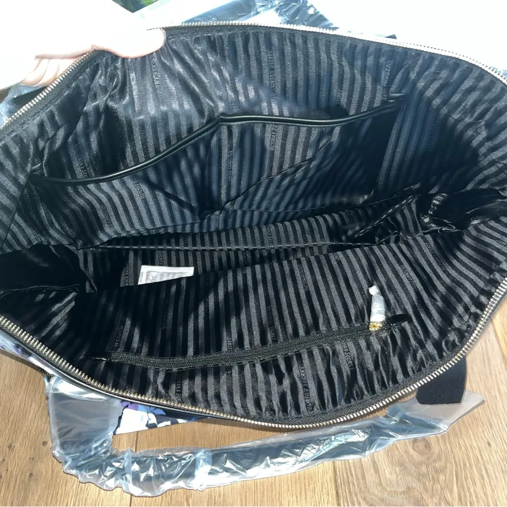 Victoria's Secret NWT VS Getaway Weekender Bag Floral Noir Black purple flower - Image 10