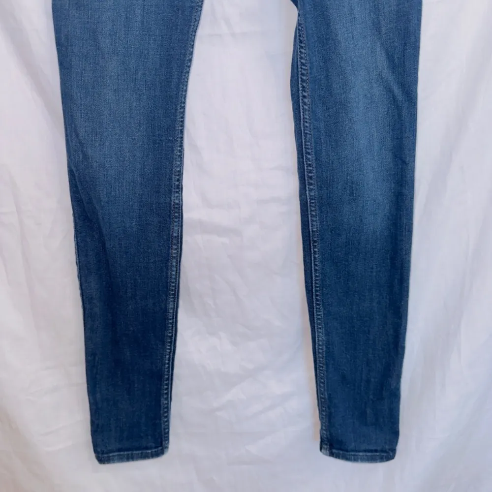 Hollister Soft Stretch Dark Wash Denim Ultra High Rise Super Skinny Jean size 26 - Image 4