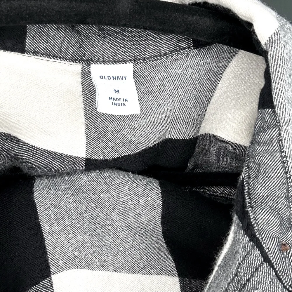 181. Old Navy Over Sized Buffalo Plaid Flannel Button Down - Image 4