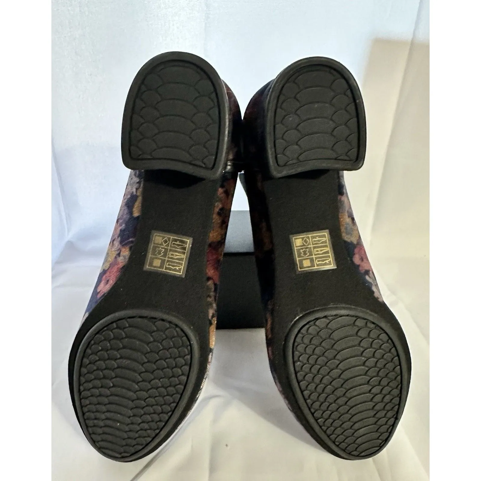 Yosi Samra Floral Penelope Chelsea Style Ankle Boots Size 9 US / 8.5 UK EU 39 Black - Image 5