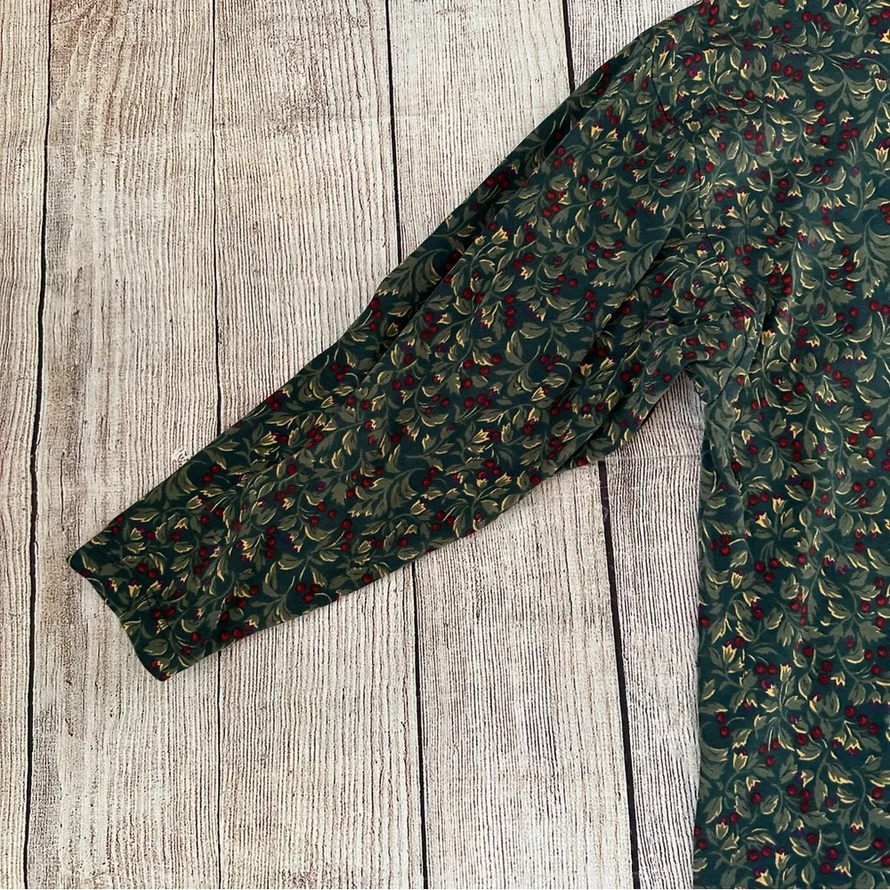 Lands‘ End Made in USA Green Red Medium Button Holiday Long Sleeve - Image 7