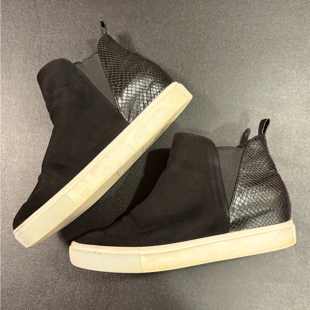 Steve Madden women’s black velvet faux snakeskin ankle boots, size 8 - Image 4