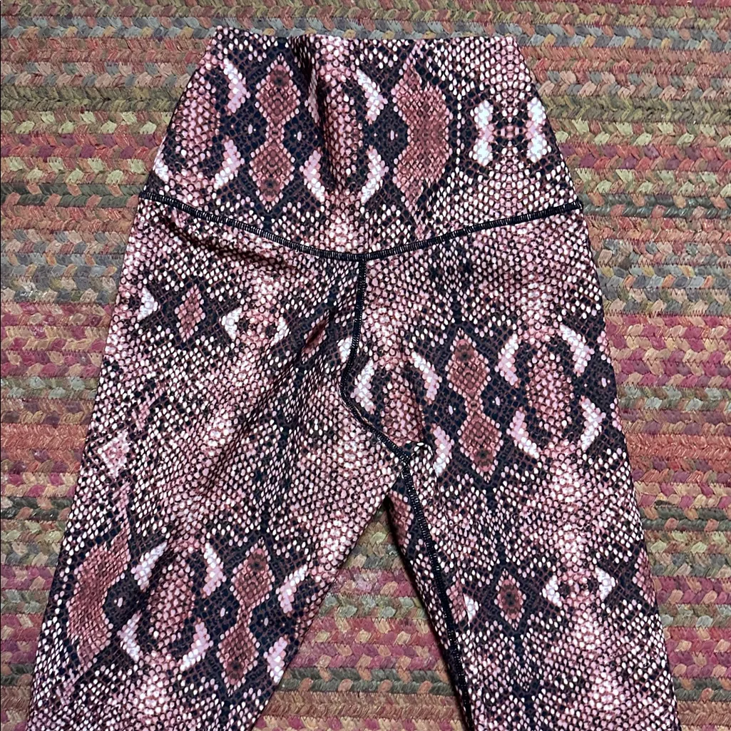 COLORFUL KOALA PINK SNAKE SKIN YOGA LEGGINGS - Image 4