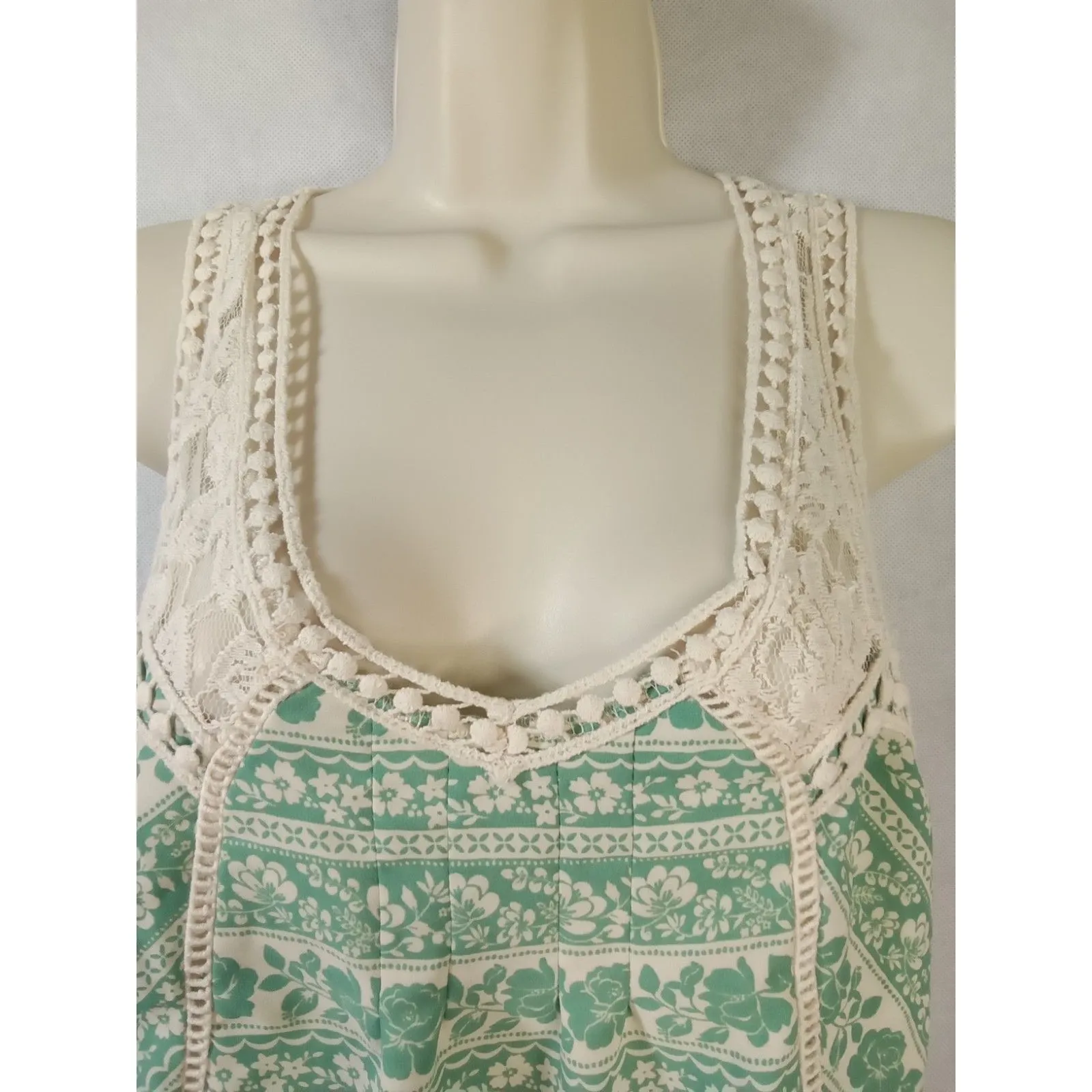 Hint Of Mint Women Medium Green‎ Floral Lace Floral Tank Top - Image 3