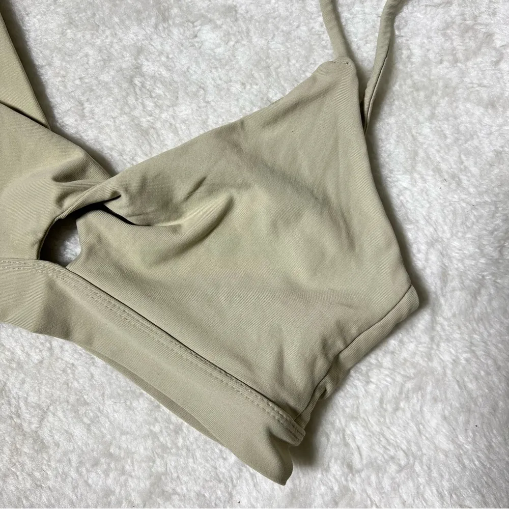 Hackwith Design House HDH Beige Twist Bikini Top Size M - Image 3