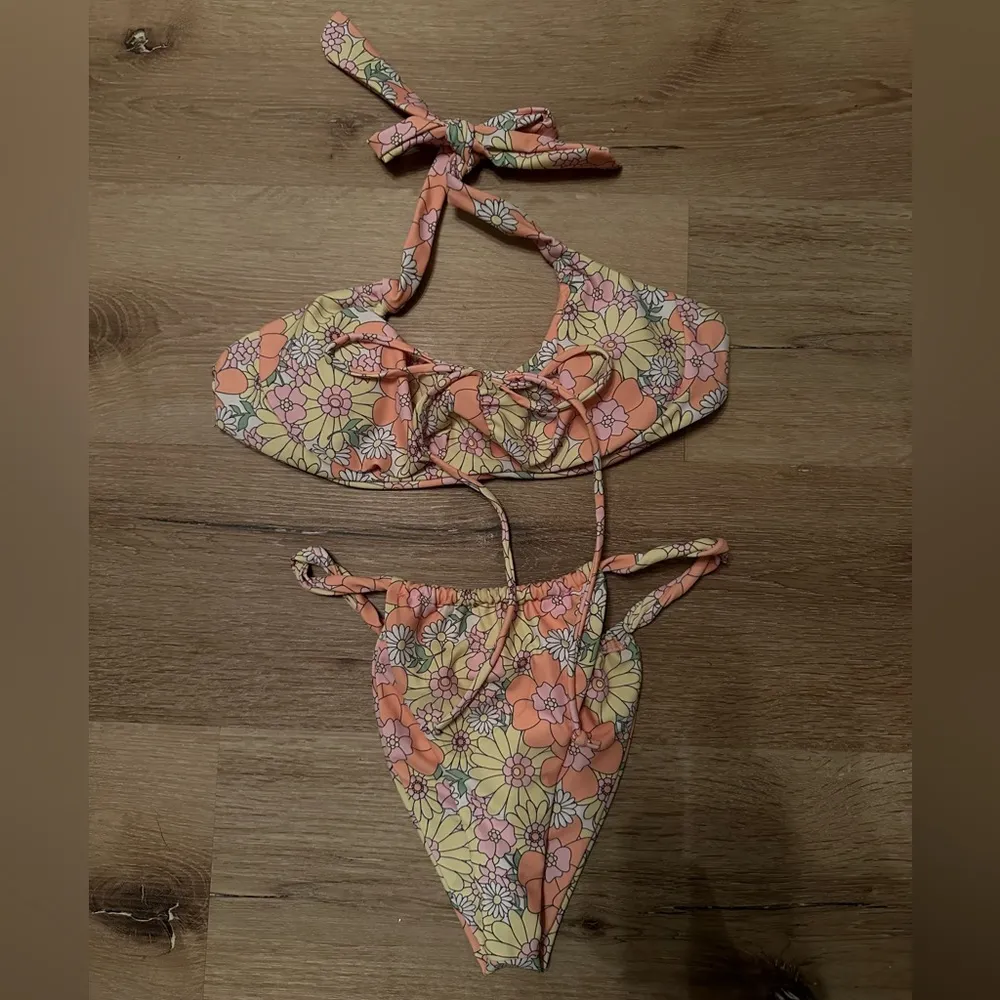 Floral Bikini - Image 4