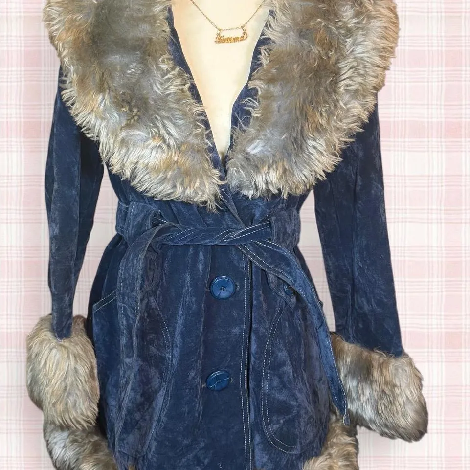 ✨ Y2K Penny Lane Faux Fur Coat ✨
iconic early 2000s energy 💿🦋 Blue Size XS - Image 2