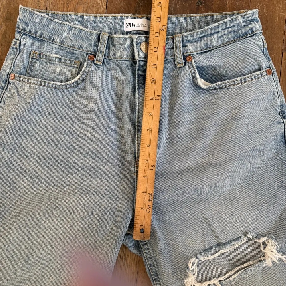 Zara Light Wash Distressed Denim Jeans Size 10 High Waisted - Image 11