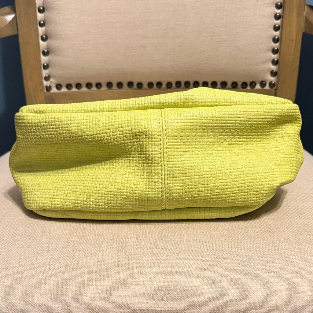 Moda Luxe Lime Green Clutch/Crossbody with Wooden Accents and Kiss Lock Closure - Image 5