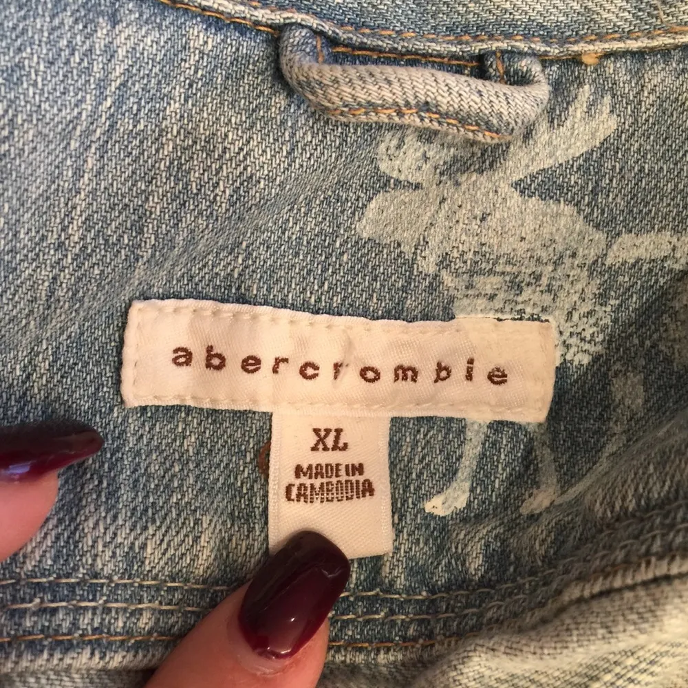 Abercrombie distressed jean jacket - Image 3