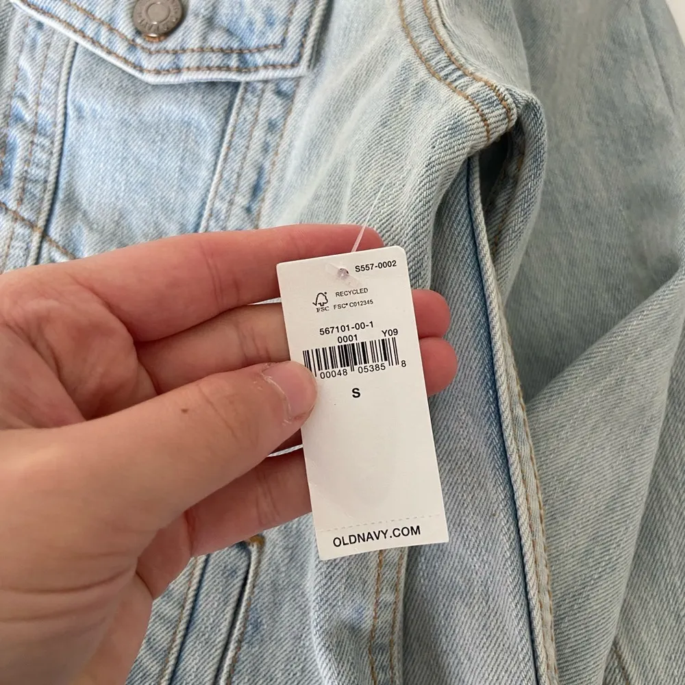 NWT | Old Navy women’s embroidered denim jacket — small‎ - Image 7