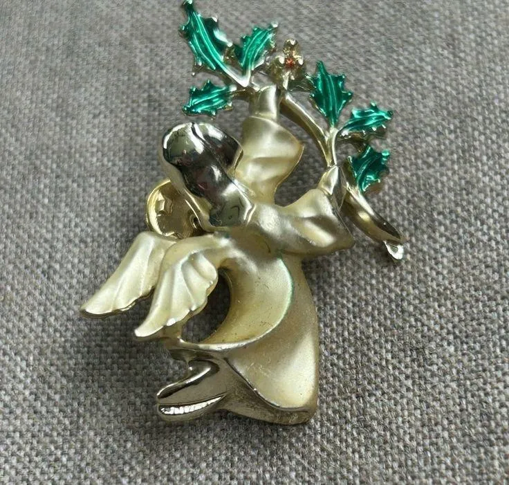 Vintage Giusti Gold Tone Angel pin brooch holiday pin jewelry faith Christmas Green - Image 8