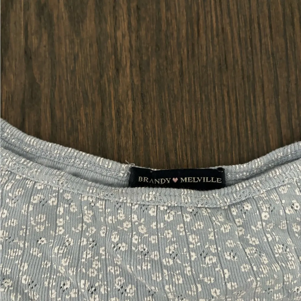 Brandy Melville Skylar floral crop tank top size xs/small - Image 2