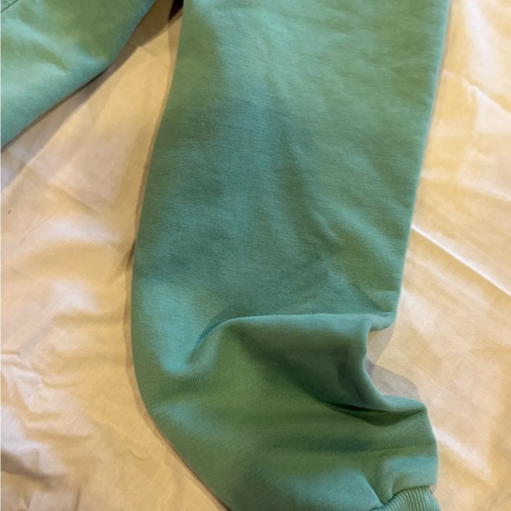 Fabletics Green Athletic Hoodie with Ribbed Details - Image 4