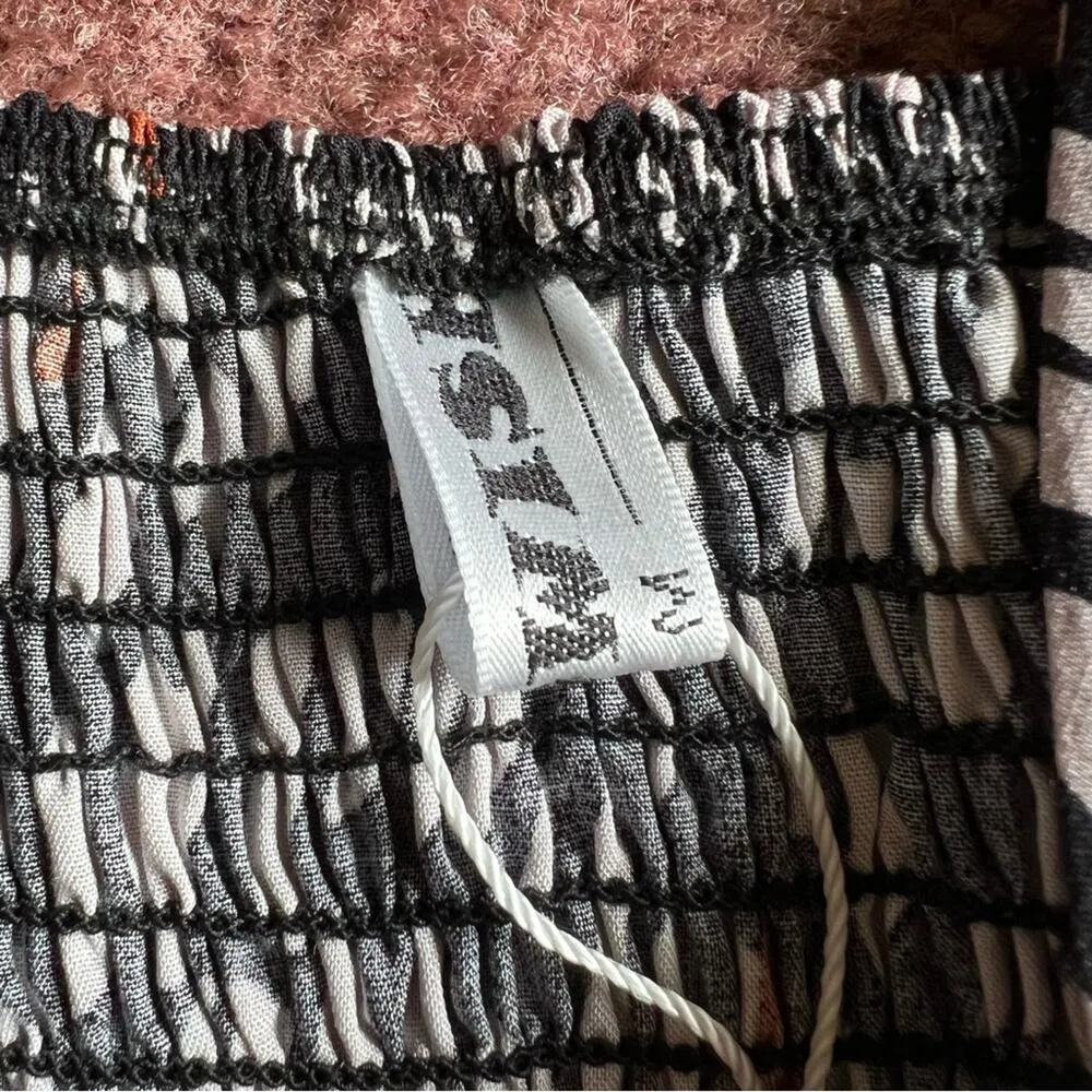 Ecowish NWT-  Tie Front Print Dress- Size Medium - Image 8