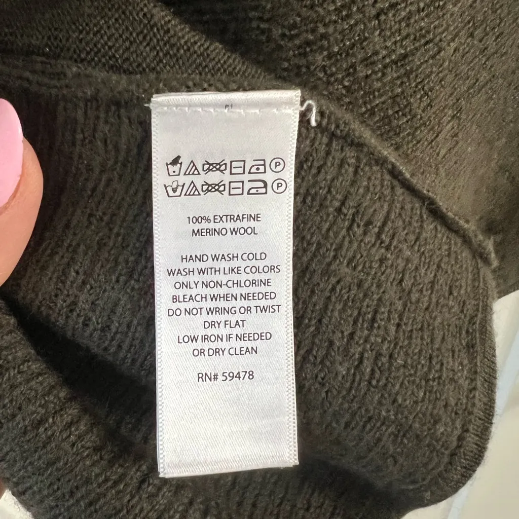 Ellen Tracy Extra Fine Merino Wool Cowlneck‎ Sweater - Image 6