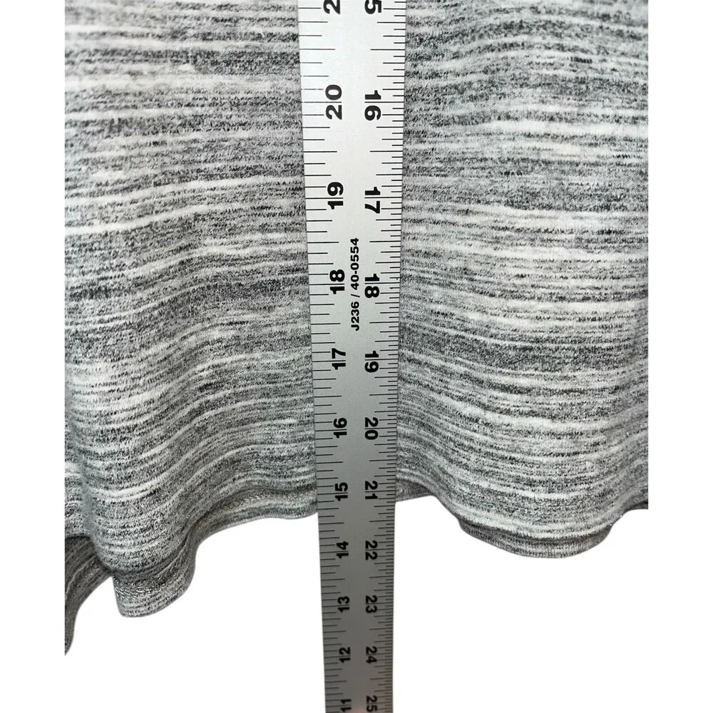 Athleta Women's Long Sleeve Gray T-Shirt Size Small Front Pocket Cozy Athleisure - Image 6