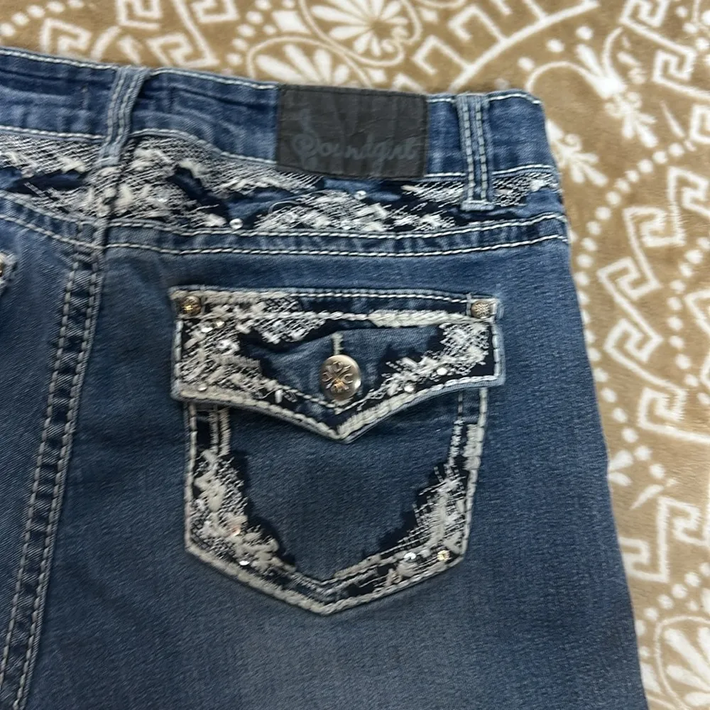 Soundgirl Embroidered Sequins Rhinestone Denim Shorts Women’s Juniors SZ 15 - Image 2