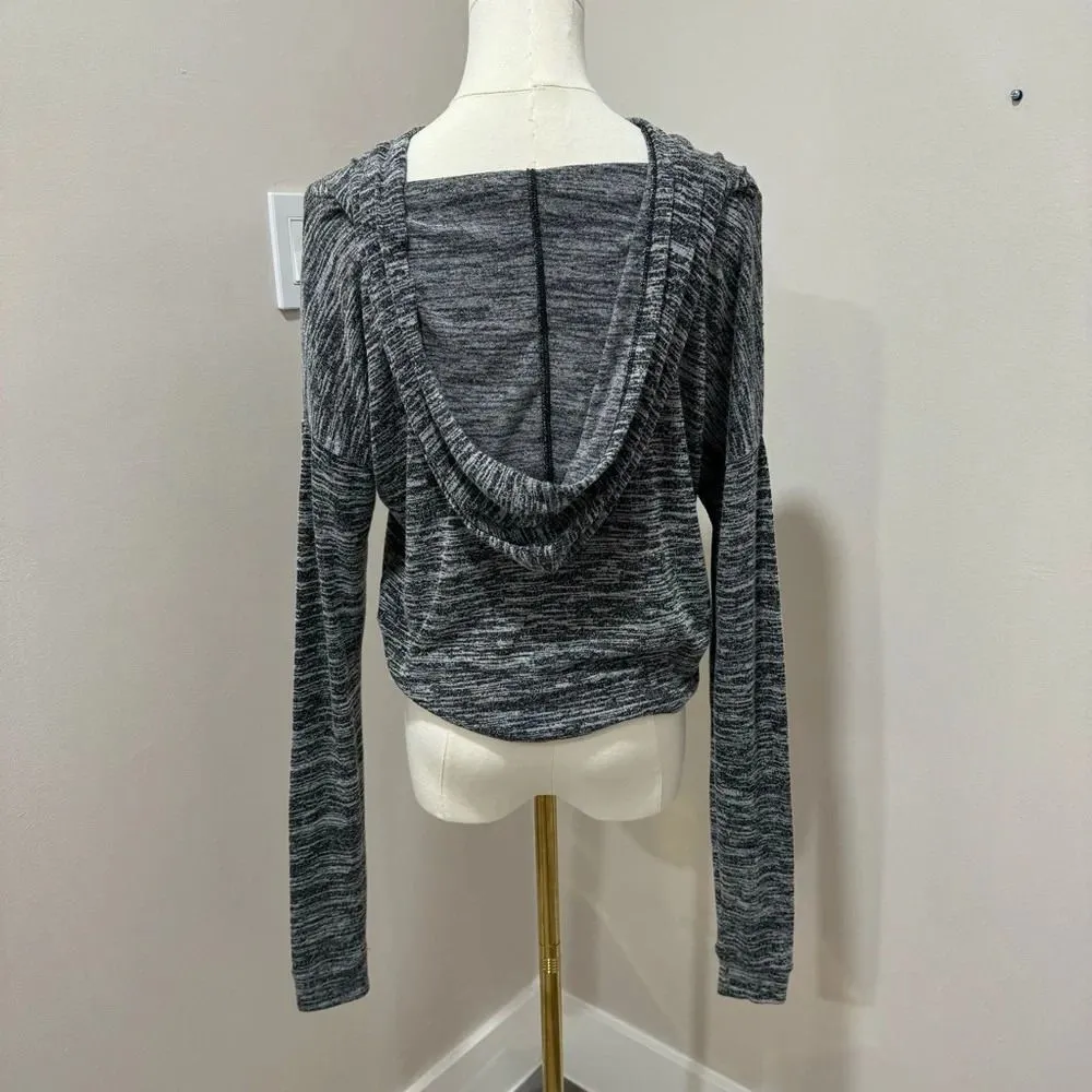 Abercrombie‎ and Fitch Grey Cropped hoodie Size Small - Image 4