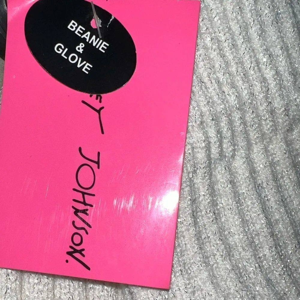 Betsey johnson winter white beanie & gloves set with sparkle nwt - Image 3