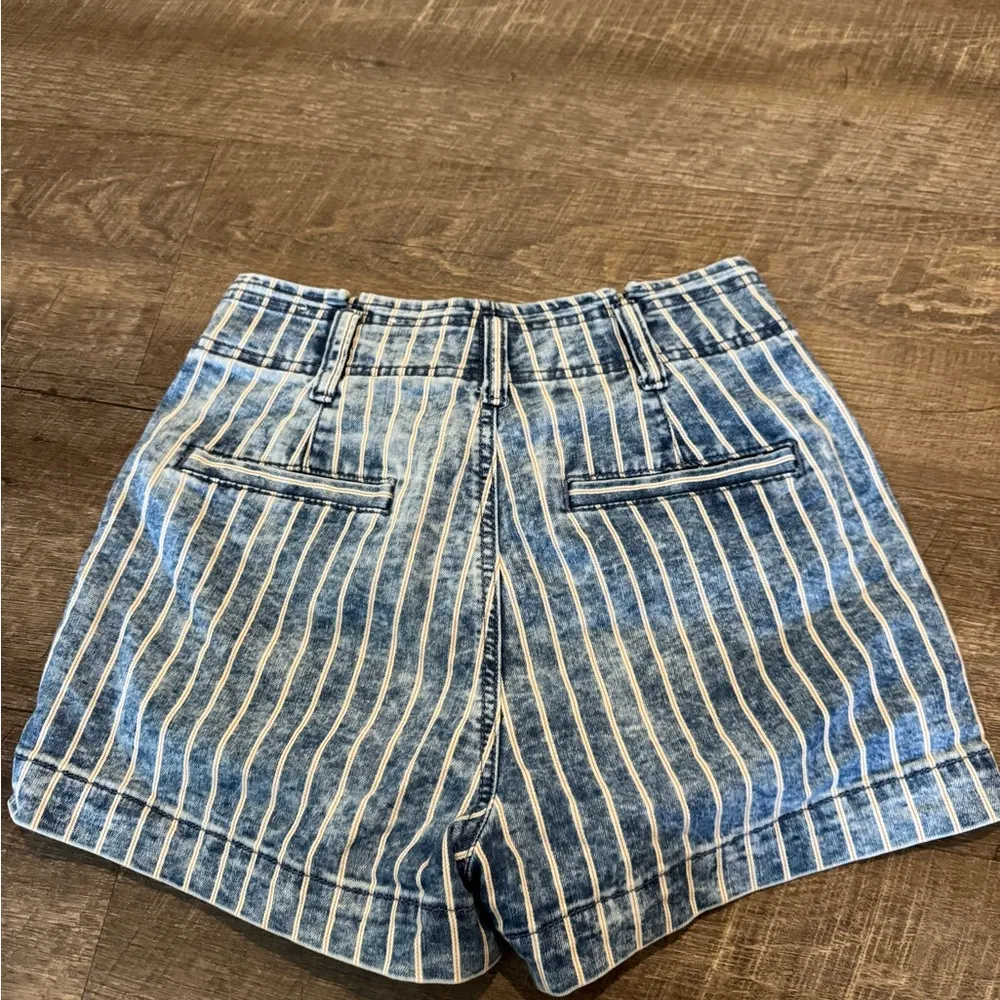 American Eagle Striped Soft Denim Shorts - Image 5