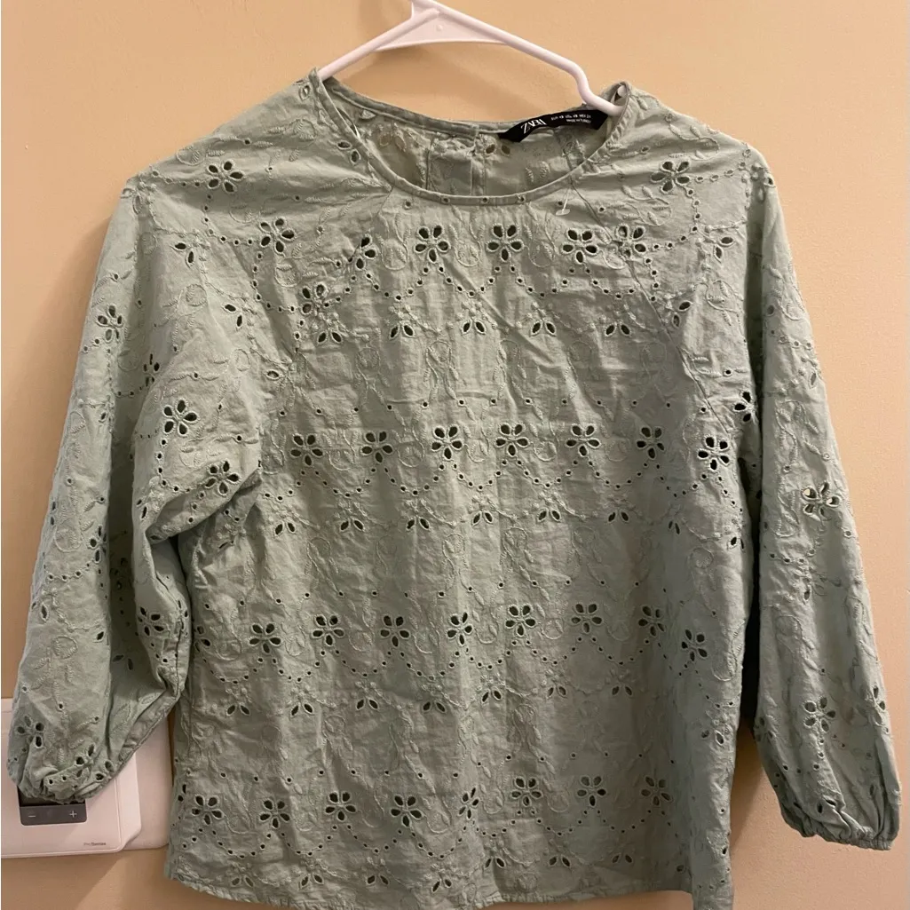 Zara Embroidered Eyelet Blouse  Mint Green 3/4 Sleeves Floral Cutout XS - Image 3