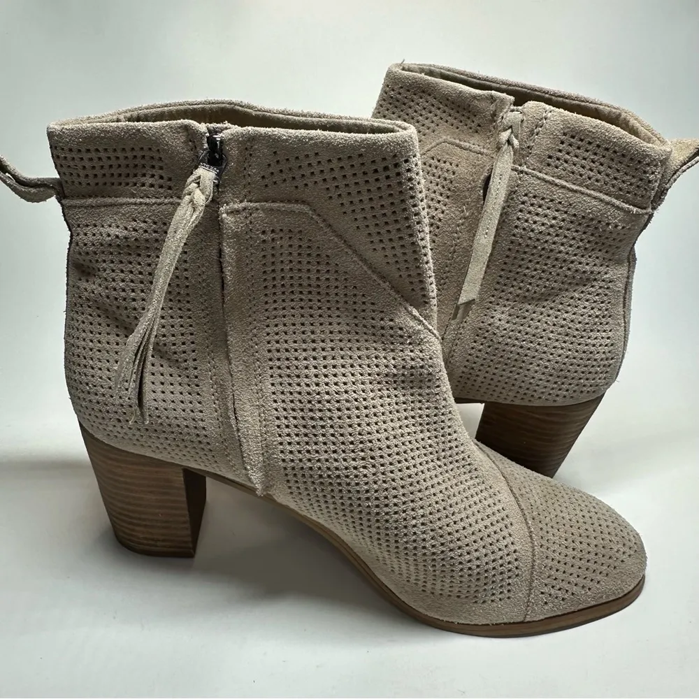 TOMS Booties Lunata Desert Taupe Beige Suede Cut Out Womens Shoes Ankle Boots 12 - Image 5