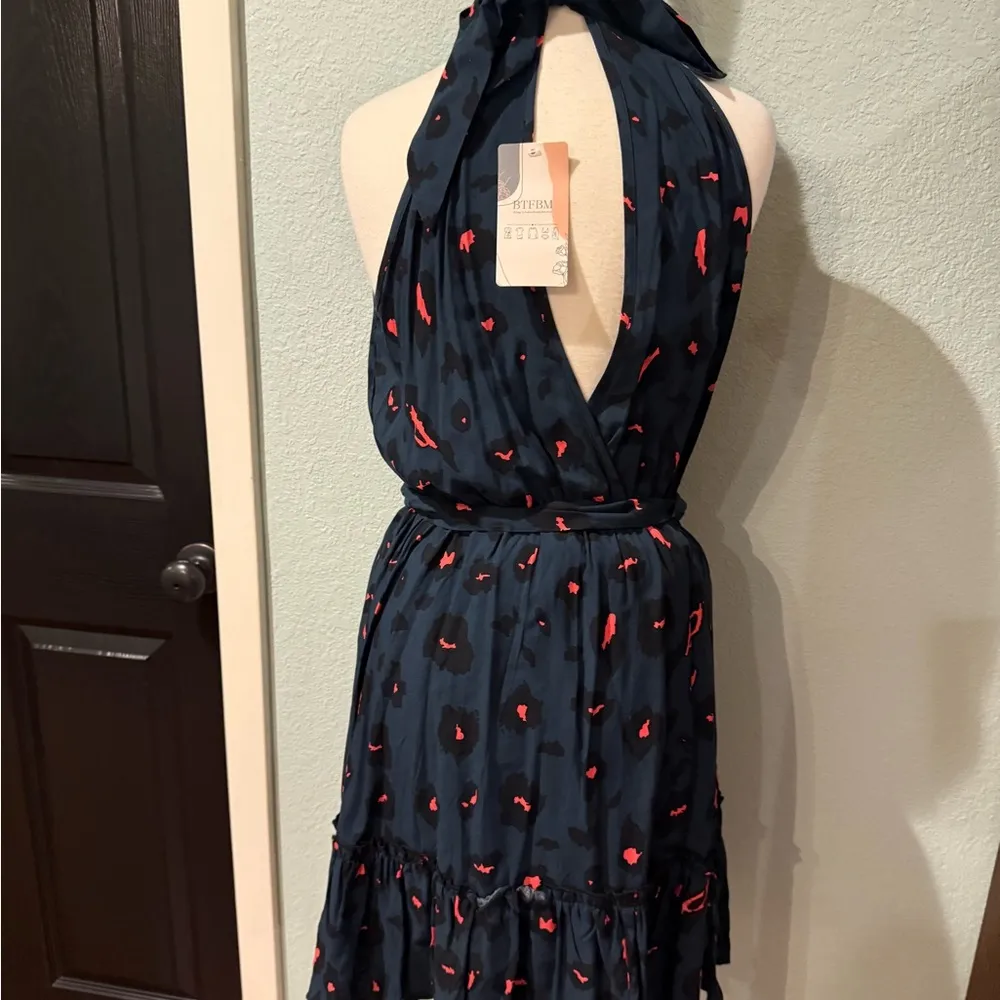 Amazon Women's Navy and Red Midi Dress - Image 2