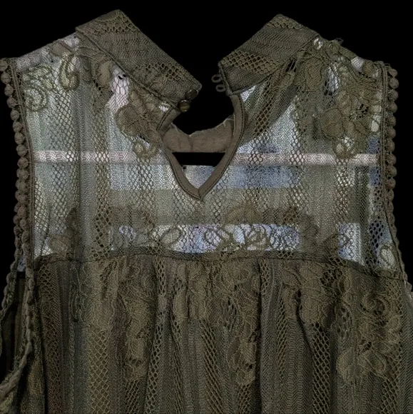 Eve & Maddie Olive Green Lace Sleeveless Top | Lined Sheer Floral Mesh - Image 3