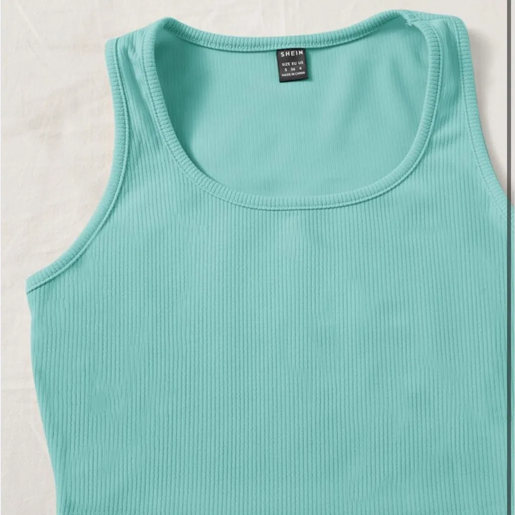 NWOT SHEIN Teal Mint Blue Scoop Neck Cropped Tank and High Waisted Shorts Set - Image 4